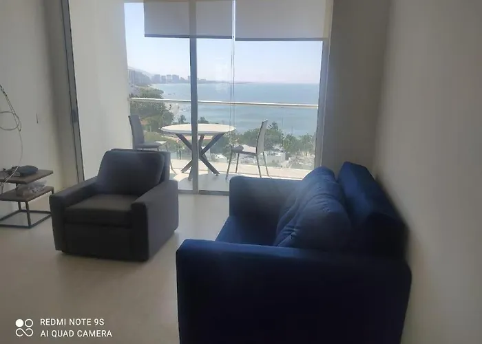 Magnifico apartamento con vista y salida al mar